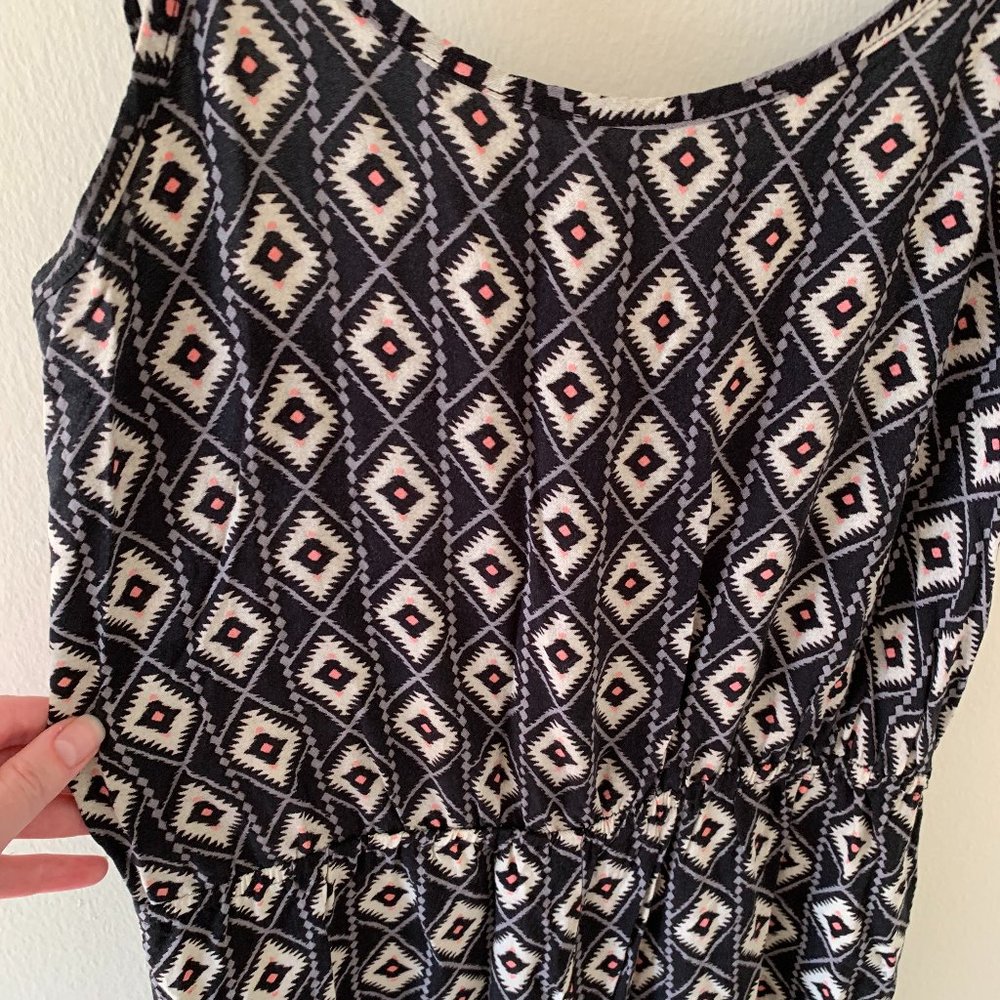 Patterned Jumpsuit - Picture 3 of 9